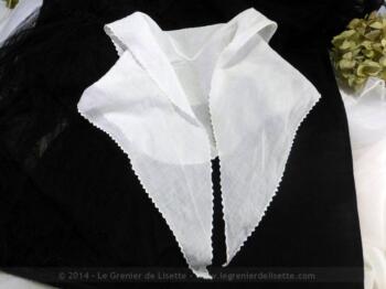 VENDU - Fichu avec col et dentelle croquet