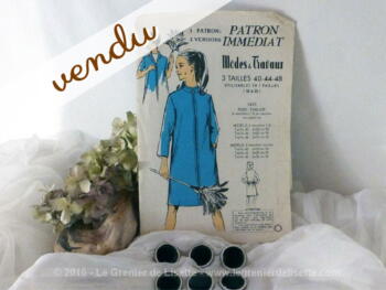 Patron vintage Modes et Travaux avec  boutons noir et blanc