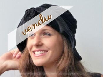 Chapeau velours avec fleur