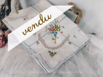 Nappe brodée en couleur