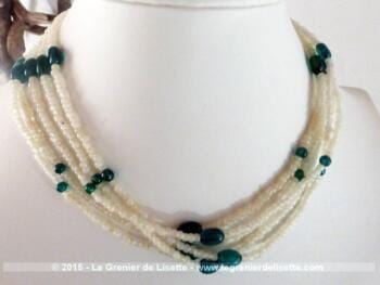 VENDU - Ras de cou en perles de verre blanches et vertes