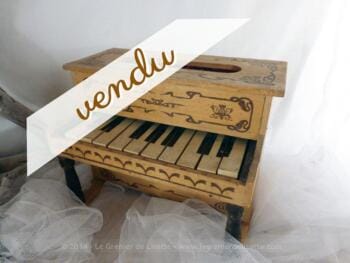 Ancien jouet piano en bois fait main