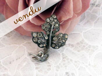 Broche feuille de vigne avec brillants