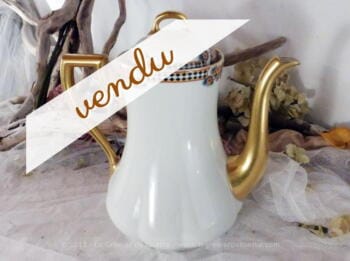Cafetière verseuse au bec doré