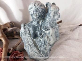 statue buste de femme et son chien