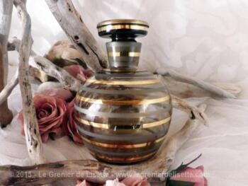 carafe aux bandes dorées