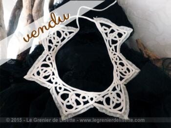 Col collier ou collier col en dentelle ?