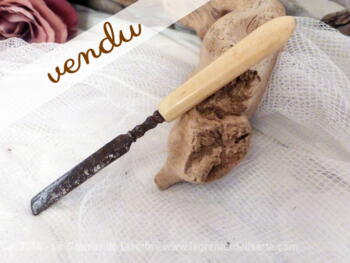 Ancienne lime de poche en corne