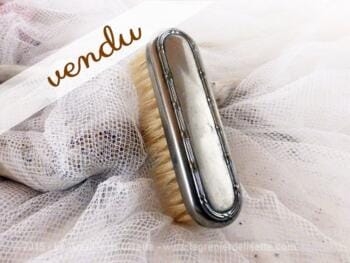 Mini brosse à habits en métal argenté anglais