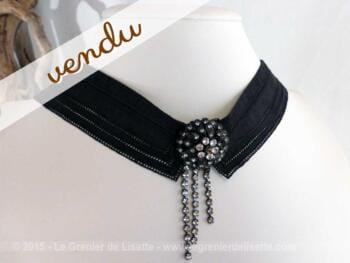 Collier col ancien et médaillon de brillants