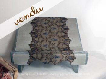 Pupitre shabby avec dentelle
