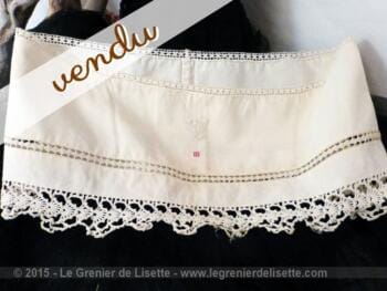 sur un morceau de taie de traversin, beau monogramme