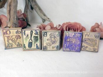 anciens tampons d'école aux lettres B, W,G, CH et F