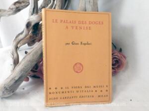 Livre sur le Palais de Doges à Venise