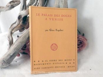 Livre ancien sur le Palais des Doges de Venise