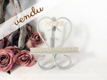 Mini lutrin en métal et dentelle