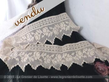 Dentelle écrue fait main, aux fleurs pour étagères
