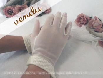Anciens gants vintage en voile.