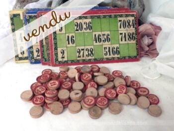 Ancien loto aux jetons rouge