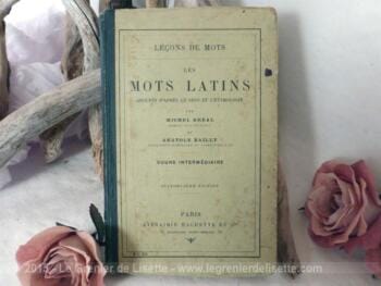 Livre sur Les Mots en Latin