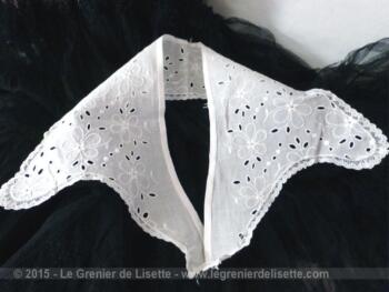 Col broderie anglaise