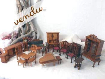 Meubles en bois pour poupée