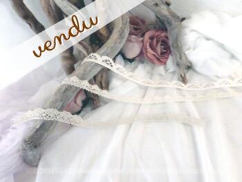 Trois coupons de dentelle - lot T