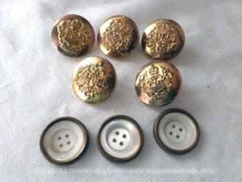 Lot de boutons dorés et nacrés