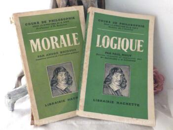 Deux manuels scolaires de cours de Philosophie avec un livret Cours de Morale et un livret Cours de Logique.