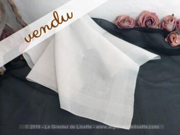 Mouchoir brodé monogrammes ML