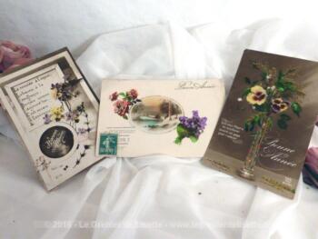 Trois cartes postales anciennes fleurs.