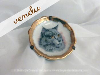Assiette miniature en porcelaine de Limoges avec chat