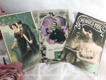 Trois anciennes cartes postales "Pensez à moi" datant du tout début du siècle dernier.