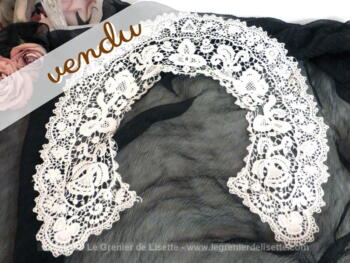 Ancien col dentelle collerette.