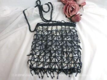 Petit sac bandoulière aux perles et dentelle