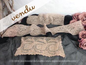 Trois bandes de dentelles de couleur bistre en broderie sur tulle.