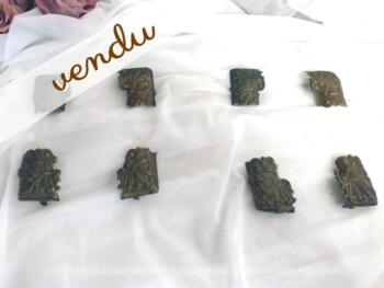 Coins en laiton pour cadre.