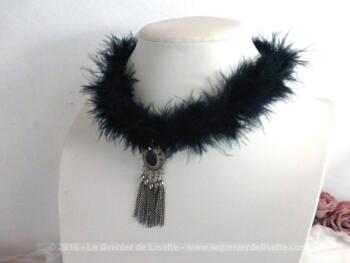 Collier boa et filament métal.