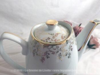 Cafetière verseuse porcelaine décors Watteau