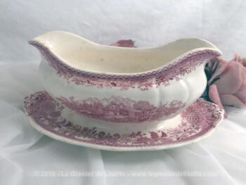 Saucière rose en Faience Villeroy & Boch Burgenland, décors très tendance shabby.