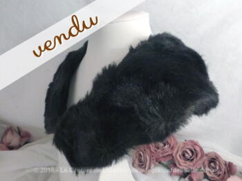 Ancien col vintage en fausse fourrure noire