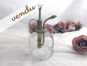 Petit pulvérisateur en verre et laiton