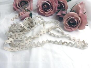 Coupon dentelle croquet ancienne