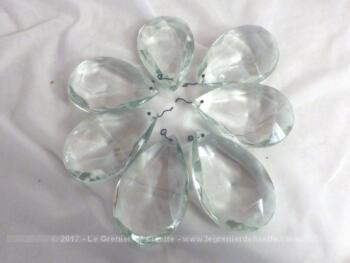 Lot de 7 grosses pampilles en verre, en forme de goutte. Lourdes superbes !