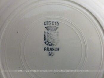 Lot de 3 assiettes plates et 3 assiettes dessert avec dessin d'une rose bleue au centre en Sarreguemines Digoin