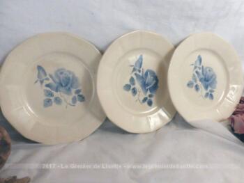 Lot de 3 assiettes plates et 3 assiettes dessert avec dessin d'une rose bleue au centre en Sarreguemines Digoin
