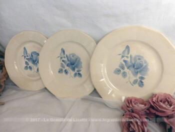 Lot de 3 assiettes plates et 3 assiettes dessert avec dessin d'une rose bleue au centre en Sarreguemines Digoin