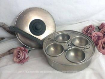 Ancienne casserole en aluminium pour cuire au bain marie des oeufs pochés, marque Evercool Histonal.
