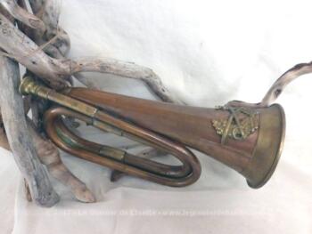 Ancien clairon militaire, alu et cuivre pour décoration.