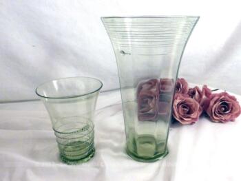 Duo de deux vases, un grand et un petit en verre très léger et décorés d'un filet de verre.